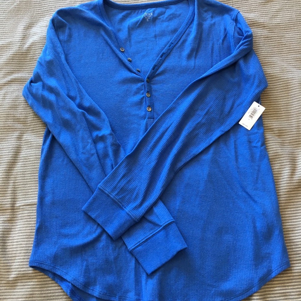 Love by Gap ribbed long sleeved shirt